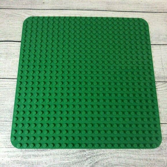 Lego Duplo Green Base Plate - Picture 1 of 3